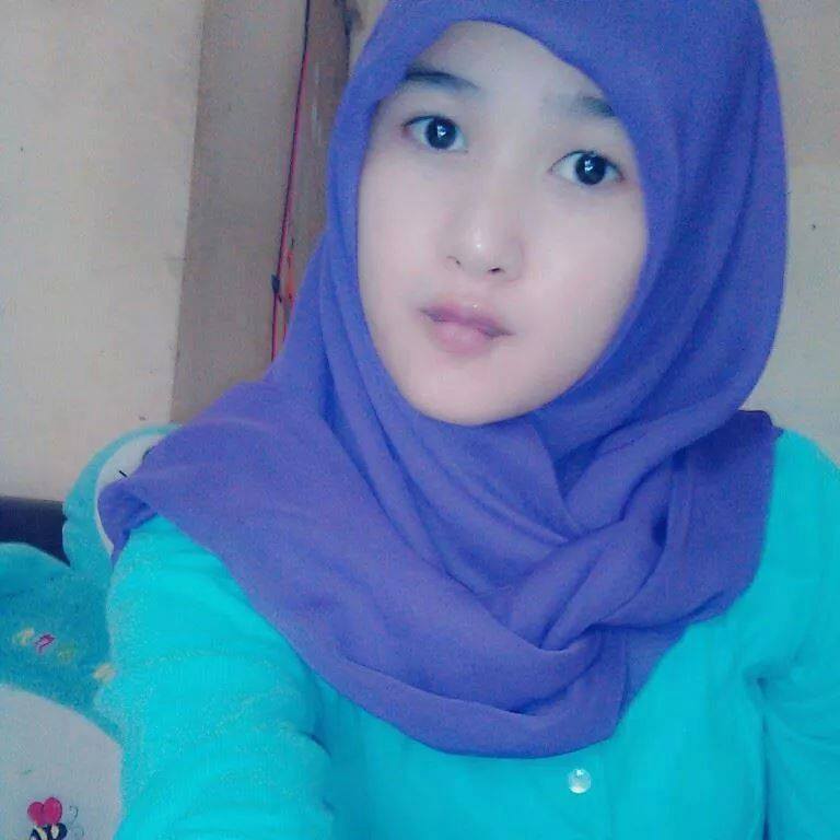 Cantik berhijab